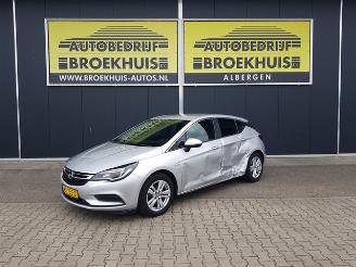damaged passenger cars Opel Astra 1.6 CDTI Business+ 2018/3