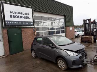 Coche siniestrado Hyundai I-10 i10 (B5), Hatchback, 2013 / 2019 1.0 12V 2017/4