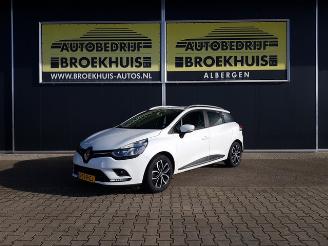 krockskadad bil auto Renault Clio Estate 0.9 TCe Intens 2019/10