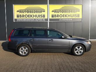 Volvo V-70 2.4D Momentum picture 4