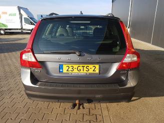 Volvo V-70 2.4D Momentum picture 5