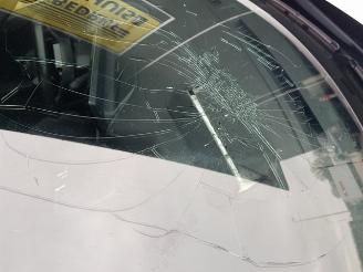 Peugeot 2008 1.2 PureTech Allure Pack picture 28