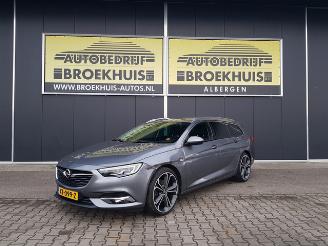 damaged passenger cars Opel Insignia Sports Tourer 1.5 Turbo Innovation 2019/3