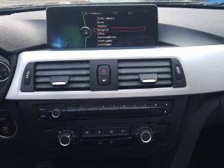 BMW 3-serie 320i Executive picture 20