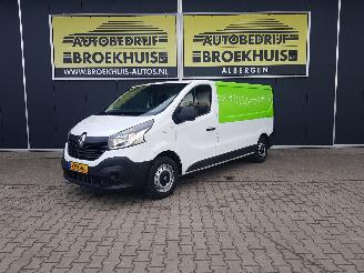 krockskadad bil bedrijf Renault Trafic 1.6 dCi T29 L2H1 Comfort 2016/4