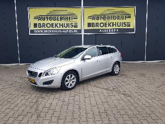 Schadeauto Volvo V-60 2.0 D4 Momentum 2011/7