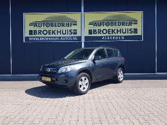 Damaged car Toyota Rav-4 2.0 VVTi Linea Terra 2008/4