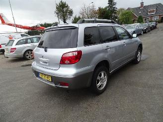 škoda osobní automobily Mitsubishi Outlander 2.0 16v  4x2 2007/1