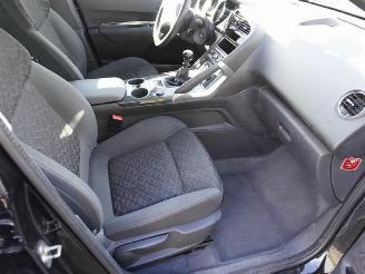 Peugeot 3008 1.2 e-THP picture 9