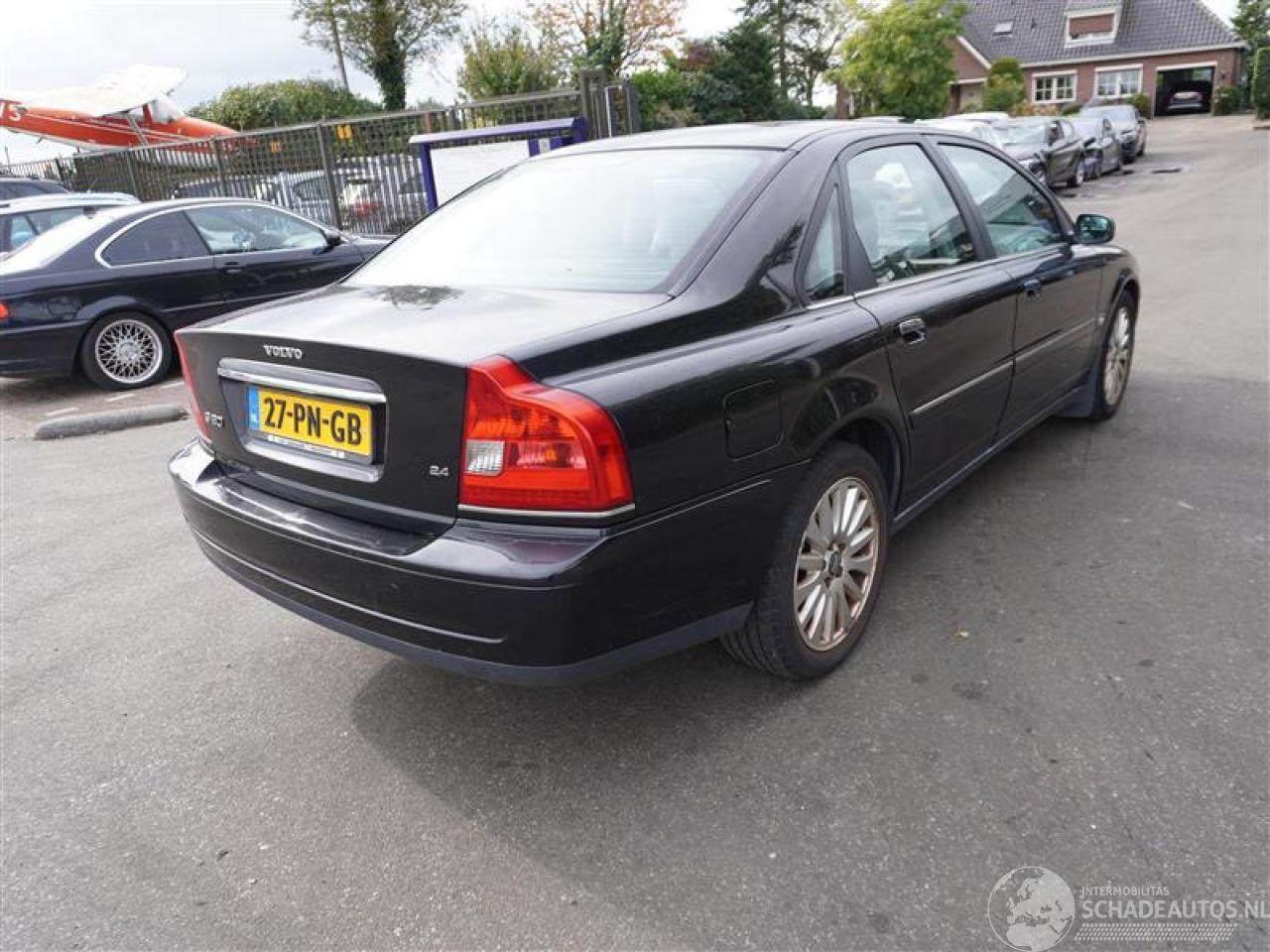 Volvo S-80 2.4
