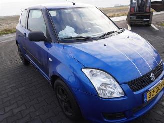 Suzuki Swift 1.3 16v picture 4