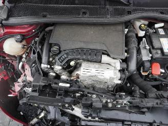 Peugeot 208 1.2 VTi 100 picture 9