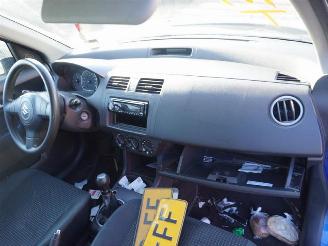 Suzuki Swift 1.3 picture 5