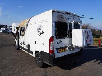 Peugeot Boxer 2.2 HDi picture 2