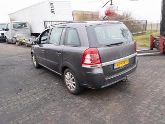 Opel Zafira 2.2 16v picture 2