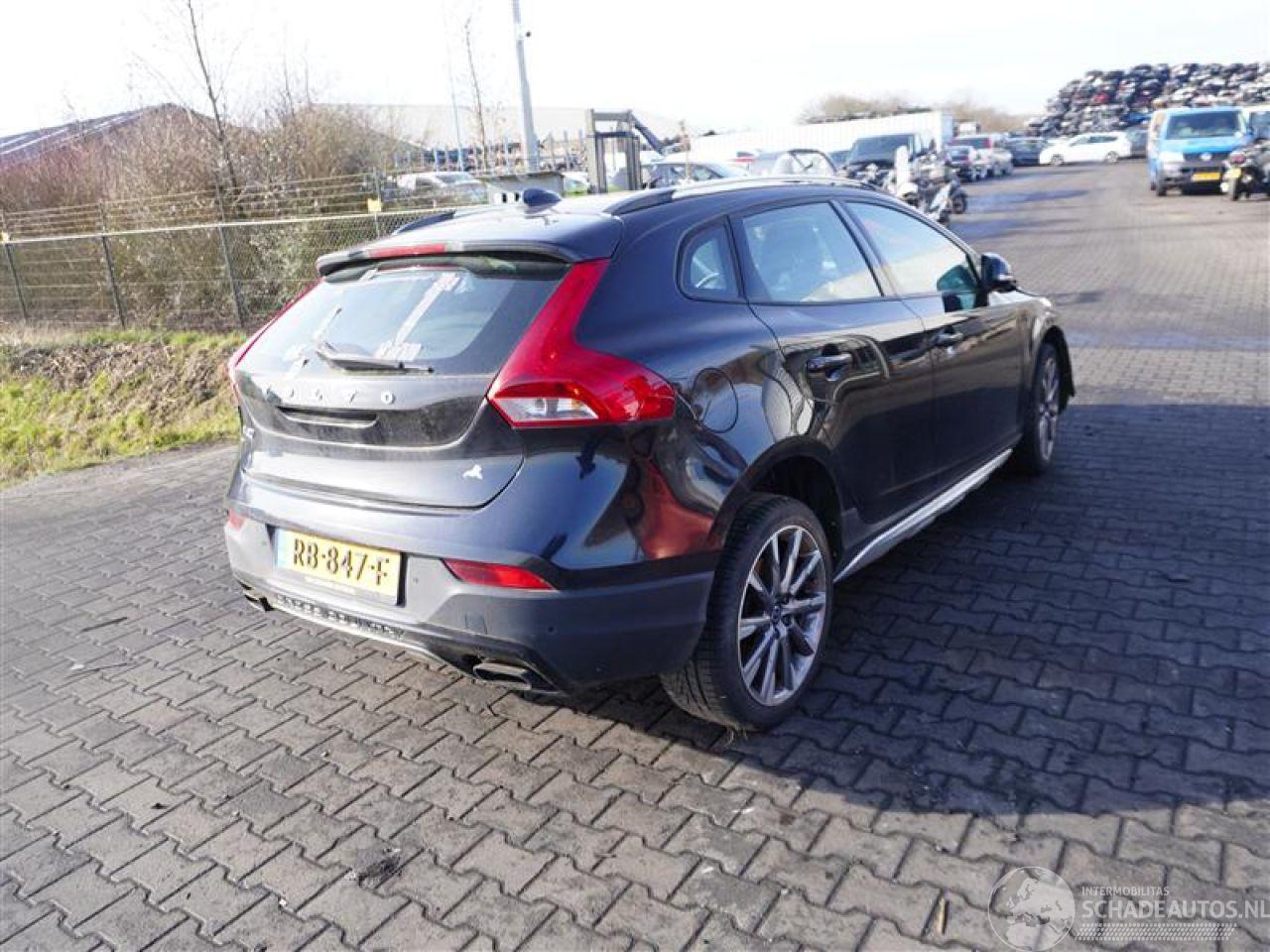 Volvo V-40 Cross Country 1.6 D2