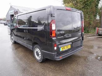 Renault Trafic 2.0 dCi picture 2