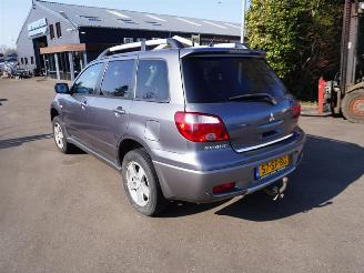 Mitsubishi Outlander 2.0 4x2 picture 2