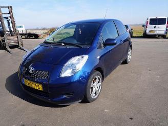 Toyota Yaris 1.0 12v picture 3