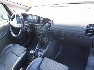 Opel Zafira 2.0 16v Turbo picture 5