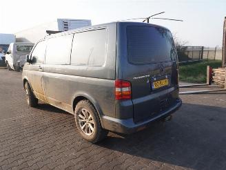 Volkswagen Transporter 2.5 TDi picture 2