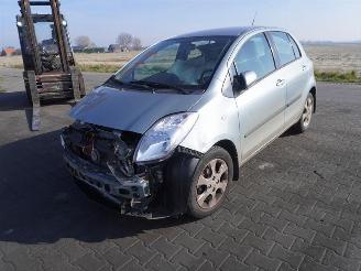 Toyota Yaris 1.3 picture 3