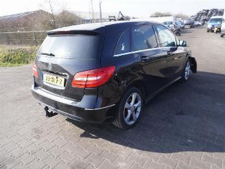 rozbiórka samochody osobowe Mercedes B-klasse 180 2012/6