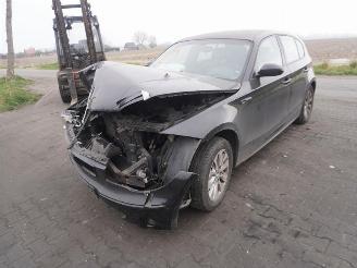 BMW 1-serie 120d picture 3