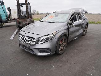Mercedes GLA 180 picture 3