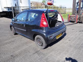 Peugeot 107 1.0 12v picture 2