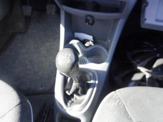 Peugeot 107 1.0 12v picture 7