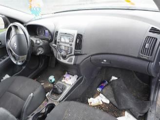 Hyundai I-30 1.6 CVVt picture 5