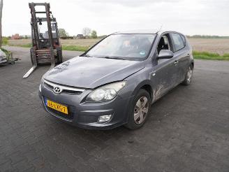 Hyundai I-30 1.6 CVVt picture 3