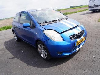 Toyota Yaris 1.0 12v picture 4