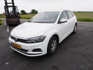 Volkswagen Polo 1.0 12v picture 3