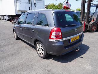 Opel Zafira 2.2 picture 2