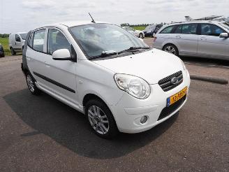 Kia Picanto 1.0 12v picture 4