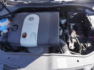 Volkswagen Golf 1.6 FSi picture 9