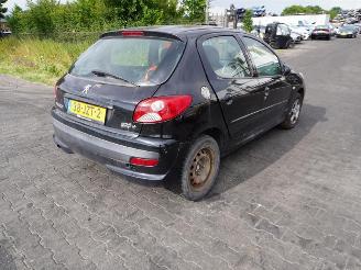 demontáž osobní automobily Peugeot 206+ 1.4 2009/10