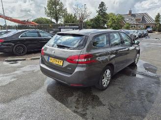 škoda osobní automobily Peugeot 308 1.2 12V e-THP PureTech 110 2016/6