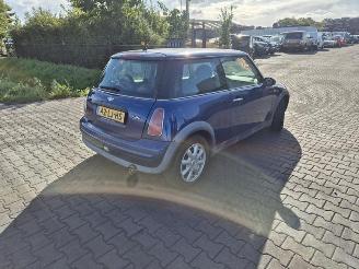 Auto da rottamare Mini Cooper 1.6 16V One (W10-B16A) 2003/2