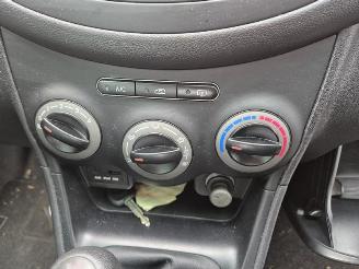 Hyundai I-10 1.1i 12V (G4HG5) picture 6