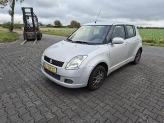 Suzuki Swift 1.3 16V picture 3