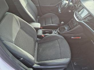 Opel Astra SPORTS TOURER+ 1.2 Turbo picture 8