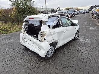 Salvage car Peugeot 108 1.0 12v 2016/6