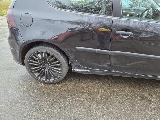 Volkswagen Golf 1.6 FSi picture 5