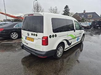 krockskadad bil auto Volkswagen Caddy 1.4 TGi 2019/10