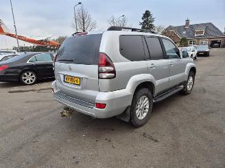 krockskadad bil bedrijf Toyota Landcruiser 3.0 D-4D 2005/9