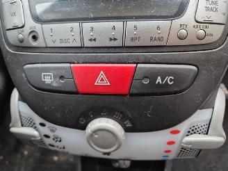 Peugeot 107 1.0 12v picture 6