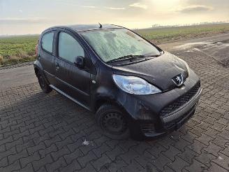Peugeot 107 1.0 12v picture 4